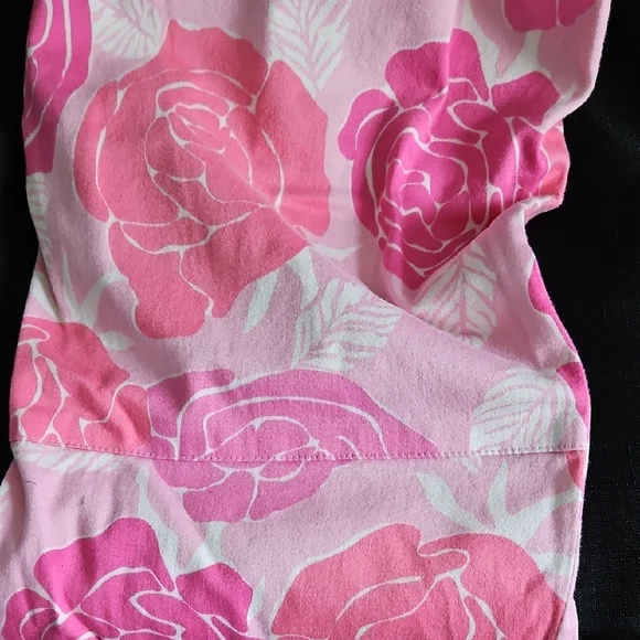 Lilly Pulitzer Vibrant Pink Rose Capris - Picture 8 of 15
